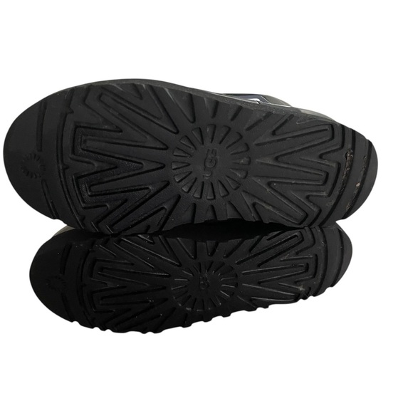 UGG Classic Clear Mini Boot Black Ankle-Height Rain Boots Slip-On women Size 7 - Picture 8 of 9